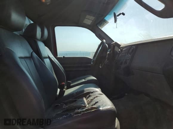 ✅ 2015 Ford F-350 XL • VIN: 1FTRF3B65FEA48534 • Lot: 68135964. Wystawiony na Copart z przebiegiem 204 110 mil. Bezpłatny archiwum sprzedaży aukcyjnych z USA i szczegółowy raport historii pojazdu na DreamBid. Zdjęcie 10.