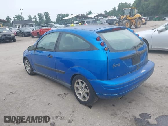 ✅ 2002 Ford Focus ZX3 • VIN: 3FAFP31312R236035 • Lot: 42927606. Listed on IAAI with 195,295 mi. Free auction sales archive from the USA and detailed vehicle history report at DreamBid. Image 3.