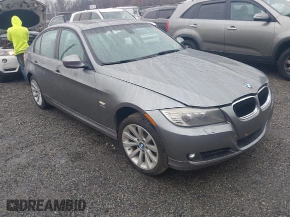 ✅ 2011 BMW 3 Series 328i xDrive • VIN: WBAPK5G57BNN29973 • Lot: 43657722. Wystawiony na IAAI z przebiegiem 147 290 mil. Bezpłatny archiwum sprzedaży aukcyjnych z USA i szczegółowy raport historii pojazdu na DreamBid. Zdjęcie 1.