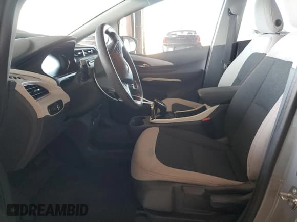 ✅ 2020 Chevrolet Bolt EV LT • VIN: 1G1FY6S03L4141315 • Lot: 49989565. Wystawiony na Copart z przebiegiem 53 314 mil. Bezpłatny archiwum sprzedaży aukcyjnych z USA i szczegółowy raport historii pojazdu na DreamBid. Zdjęcie 7.