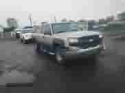 ✅ 2005 Chevrolet Silverado 1500 LS • VIN: 1GCEK19V75E107755 • Lot: 58696125. Wystawiony na Copart z przebiegiem 243 440 mil mil. Skorzystaj z bezpłatnego archiwum sprzedaży aukcyjnych z USA i zobacz szczegółowy raport historii pojazdu na DreamBid. Zdjęcie 13.