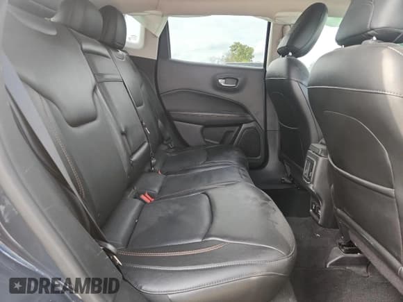 ✅ 2018 Jeep Compass Limited • VIN: 3C4NJCCBXJT411959 • Лот: 82346525. Опубликован ранее на Copart с пробегом 140 079 миль. Бесплатный доступ к архиву аукционных продаж из США и подробный отчёт об истории автомобиля на DreamBid. Изображение 10.