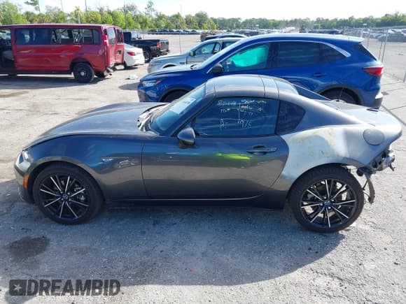 ✅ 2024 Mazda MX-5 Miata Grand Touring • VIN: JM1NDAM78R0608840 • Lot: 43646398. Wystawiony na IAAI z przebiegiem 5 973 mil. Bezpłatny archiwum sprzedaży aukcyjnych z USA i szczegółowy raport historii pojazdu na DreamBid. Zdjęcie 15.