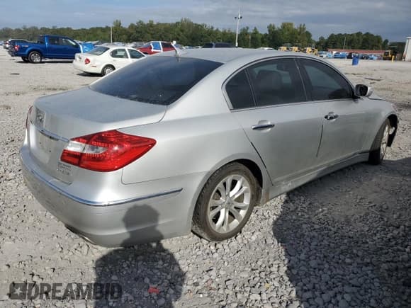 ✅ 2012 Hyundai Genesis 3.8L • VIN: KMHGC4DDXCU178016 • Лот: 81865825. Опубликован ранее на Copart с пробегом 353 811 миль. Бесплатный доступ к архиву аукционных продаж из США и подробный отчёт об истории автомобиля на DreamBid. Изображение 3.