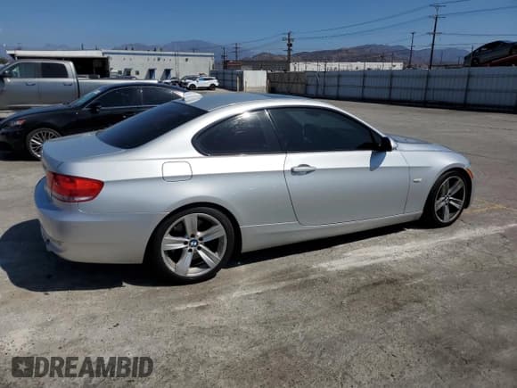✅ 2009 BMW 3 Series 335i • VIN: WBAWB73529P045530 • Lot: 84300225. Wystawiony na Copart z przebiegiem 81 570 mil. Bezpłatny archiwum sprzedaży aukcyjnych z USA i szczegółowy raport historii pojazdu na DreamBid. Zdjęcie 3.