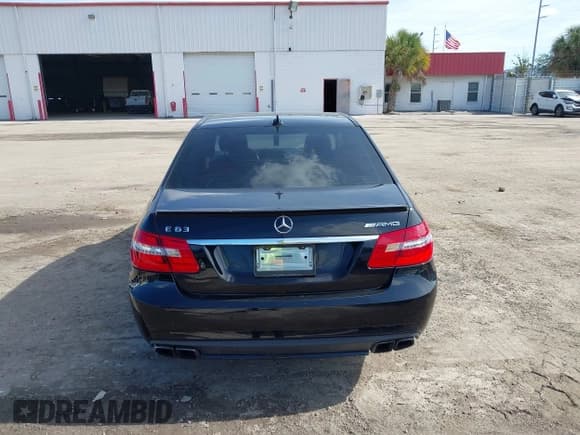 ✅ 2012 Mercedes-Benz E 63 AMG • VIN: WDDHF7EB8CA590294 • Lot: 43846252. Wystawiony na IAAI z przebiegiem 85 412 mil. Bezpłatny archiwum sprzedaży aukcyjnych z USA i szczegółowy raport historii pojazdu na DreamBid. Zdjęcie 16.