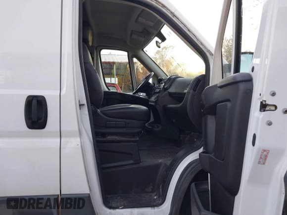 ✅ 2014 Ram ProMaster Cargo • VIN: 3C6TRVCG2EE108344 • Lot: 43635740. Listed on IAAI with 141,791 mi. Free auction sales archive from the USA and detailed vehicle history report at DreamBid. Image 5.