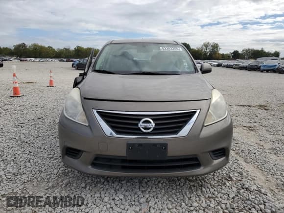 ✅ 2014 Nissan Versa SL • VIN: 3N1CN7AP9EL838172 • Лот: 82283205. Опубликован ранее на Copart с пробегом 87 580 миль. Бесплатный доступ к архиву аукционных продаж из США и подробный отчёт об истории автомобиля на DreamBid. Изображение 5.