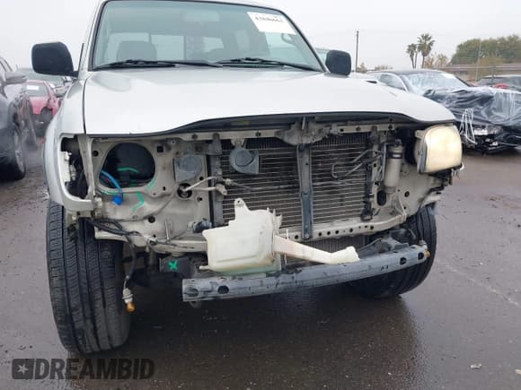 ✅ 2001 Toyota Tacoma PreRunner • VIN: 5TEGN92N51Z765722 • Lot: 43840661. Listed on IAAI with 205,791 mi. Free auction sales archive from the USA and detailed vehicle history report at DreamBid. Image 6.