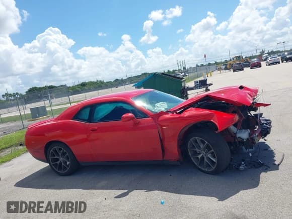 ✅ 2022 Dodge Challenger GT • VIN: 2C3CDZJG0NH249519 • Lot: 43356151. Wystawiony na IAAI z przebiegiem 66 906 mil. Bezpłatny archiwum sprzedaży aukcyjnych z USA i szczegółowy raport historii pojazdu na DreamBid. Zdjęcie 14.