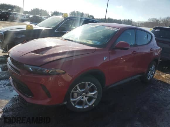 2024 Dodge Hornet R/T z VIN ZACPDFCW1R3A29639, wystawiony jako Copart lot #46232455 z przebiegiem 10 905 mil mil oraz Czysty tytuł • Clean title. Historia ofert i sprzedaży dostępna na DreamBid. Obrazek 1.