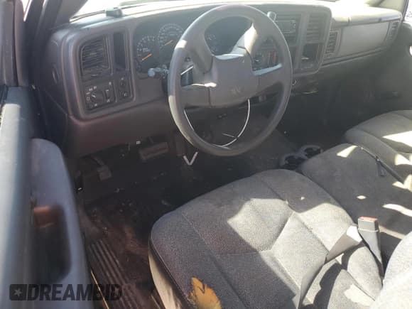 ✅ 2005 GMC Sierra 1500 Work Truck • VIN: 1GTEC19X35Z243940 • Лот: 86164165. Опубликован ранее на Copart с пробегом 43 962 миль. Бесплатный доступ к архиву аукционных продаж из США и подробный отчёт об истории автомобиля на DreamBid. Изображение 8.