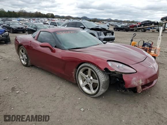 2007 Chevrolet Corvette z VIN 1G1YY26U575101302, wystawiony jako Copart lot #80095804 z przebiegiem 107 003 mil mil oraz Szkoda całkowita • Salvage title. Historia ofert i sprzedaży dostępna na DreamBid. Obrazek 4.