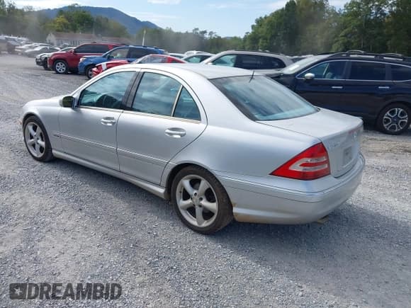 ✅ 2006 Mercedes-Benz C 230 Sport • VIN: WDBRF52H26F751918 • Lot: 43149750. Listed on IAAI with 227,024 mi. Free auction sales archive from the USA and detailed vehicle history report at DreamBid. Image 3.