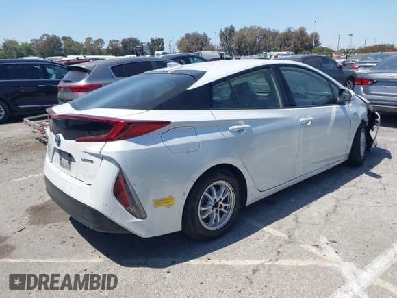✅ 2022 Toyota Prius LE • VIN: JTDKAMFP8N3204441 • Lot: 42303951. Listed on IAAI with 177,315 mi. Free auction sales archive from the USA and detailed vehicle history report at DreamBid. Image 4.