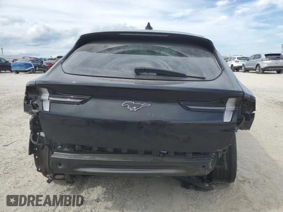 ✅ 2022 Ford Mustang Mach-E Premium • VIN: 3FMTK3R76NMA25865 • Lot: 80353635. Wystawiony na Copart z przebiegiem 66 971 mil. Bezpłatny archiwum sprzedaży aukcyjnych z USA i szczegółowy raport historii pojazdu na DreamBid. Zdjęcie 6.