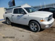 ✅ 2009 Dodge 1500 SLT • VIN: 1D3HB18PX9S757842 • Lot: 64294064. Wystawiony na Copart z przebiegiem 208 457 mil. Bezpłatny archiwum sprzedaży aukcyjnych z USA i szczegółowy raport historii pojazdu na DreamBid. Zdjęcie 4.