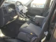 ✅ 2009 Jeep Liberty Rocky Mountain • VIN: 1J8GN28K19W546228 • Lot: 91273825. Wystawiony na Copart z przebiegiem 140 331 mil. Bezpłatny archiwum sprzedaży aukcyjnych z USA i szczegółowy raport historii pojazdu na DreamBid. Zdjęcie 7.