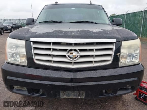 ✅ 2004 Cadillac Escalade EXT • VIN: 3GYEK62NX4G190591 • Lot: 43504303. Listed on IAAI with 199,605 mi. Free auction sales archive from the USA and detailed vehicle history report at DreamBid. Image 6.