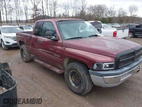 ✅ 2002 Dodge 2500 • VIN: 3B7KC23622M261612 • Lot: 41546343. Wystawiony na IAAI z przebiegiem 402 406 mil. Bezpłatny archiwum sprzedaży aukcyjnych z USA i szczegółowy raport historii pojazdu na DreamBid. Zdjęcie 1.