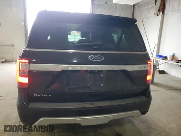 ✅ 2019 Ford Expedition Max Platinum • VIN: 1FMJK1MT0KEA45854 • Lot: 90902025. Wystawiony na Copart z przebiegiem 113 959 mil. Bezpłatny archiwum sprzedaży aukcyjnych z USA i szczegółowy raport historii pojazdu na DreamBid. Zdjęcie 6.