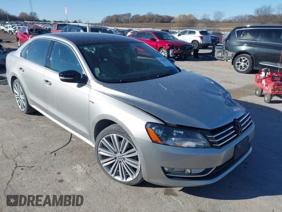 ✅ 2014 Volkswagen Passat SE • VIN: 1VWBT7A38EC091278 • Lot: 43671837. Wystawiony na IAAI z przebiegiem 109 610 mil. Bezpłatny archiwum sprzedaży aukcyjnych z USA i szczegółowy raport historii pojazdu na DreamBid. Zdjęcie 1.