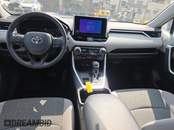 ✅ 2023 Toyota RAV4 XLE • VIN: 2T3P1RFV2PC327610 • Lot: 92284875. Wystawiony na Copart z przebiegiem 18 851 mil. Bezpłatny archiwum sprzedaży aukcyjnych z USA i szczegółowy raport historii pojazdu na DreamBid. Zdjęcie 8.