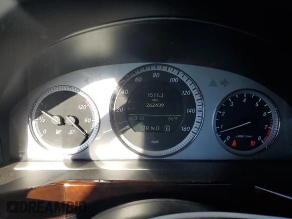 ✅ 2011 Mercedes-Benz GLK 350 • VIN: WDCGG5GBXBF642105 • Lot: 90615695. Listed on Copart with 262,439 mi. Free auction sales archive from the USA and detailed vehicle history report at DreamBid. Image 9.