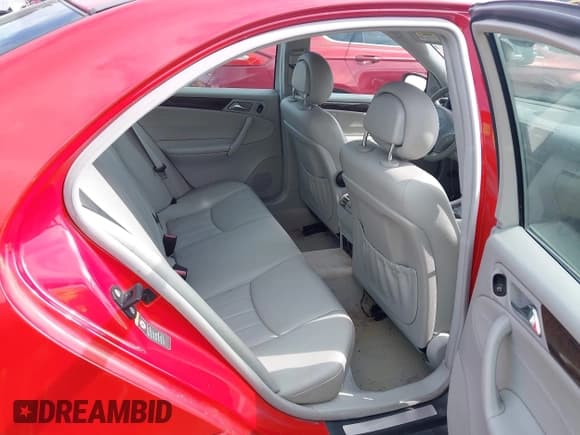✅ 2005 Mercedes-Benz C 240 • VIN: WDBRF81J35F571898 • Lot: 42677515. Listed on IAAI with 134,599 mi. Free auction sales archive from the USA and detailed vehicle history report at DreamBid. Image 8.