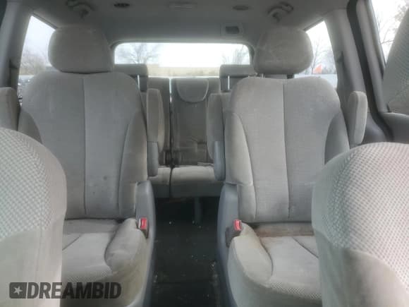 ✅ 2011 Kia Sedona EX • VIN: KNDMH4C79B6401122 • Lot: 91305565. Listed on Copart with 272,727 mi. Free auction sales archive from the USA and detailed vehicle history report at DreamBid. Image 10.