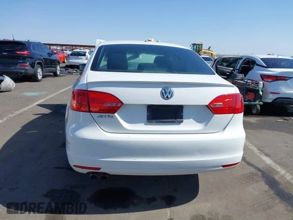 ✅ 2012 Volkswagen Jetta S • VIN: 3VW1K7AJ2CM331367 • Lot: 42294252. Listed on IAAI with 162,373 mi. Free auction sales archive from the USA and detailed vehicle history report at DreamBid. Image 17.