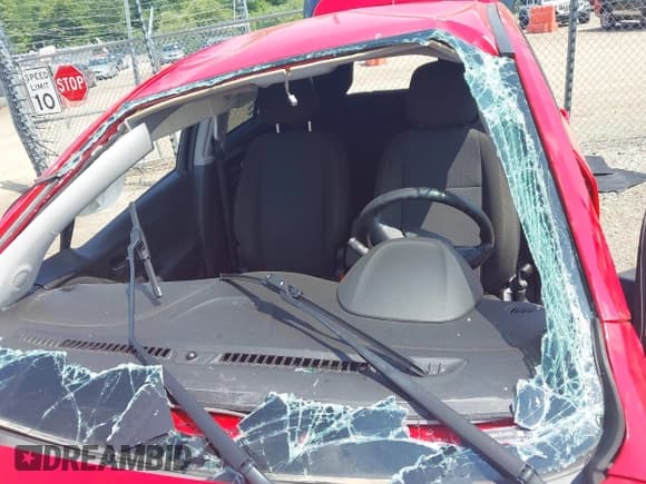 ✅ 2020 Chevrolet Trax LS • VIN: KL7CJKSB6LB345124 • Lot: 42662010. Wystawiony na IAAI z przebiegiem 89 578 mil. Bezpłatny archiwum sprzedaży aukcyjnych z USA i szczegółowy raport historii pojazdu na DreamBid. Zdjęcie 6.