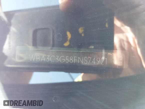 ✅ 2015 BMW 3 Series 320i xDrive • VIN: WBA3C3G58FNS74921 • Lot: 43727850. Wystawiony na IAAI z przebiegiem 103 152 mil. Bezpłatny archiwum sprzedaży aukcyjnych z USA i szczegółowy raport historii pojazdu na DreamBid. Zdjęcie 9.