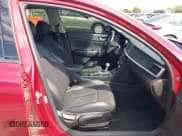 ✅ 2019 Kia Optima LX • VIN: 5XXGT4L32KG368152 • Lot: 42904803. Wystawiony na IAAI z przebiegiem 98 119 mil. Bezpłatny archiwum sprzedaży aukcyjnych z USA i szczegółowy raport historii pojazdu na DreamBid. Zdjęcie 5.