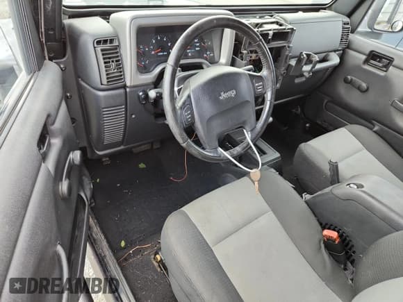 ✅ 2006 Jeep Wrangler Unlimited LWB • VIN: 1J4FA44S26P755784 • Lot: 64491985. Wystawiony na Copart z przebiegiem Nie podano. Bezpłatny archiwum sprzedaży aukcyjnych z USA i szczegółowy raport historii pojazdu na DreamBid. Zdjęcie 8.