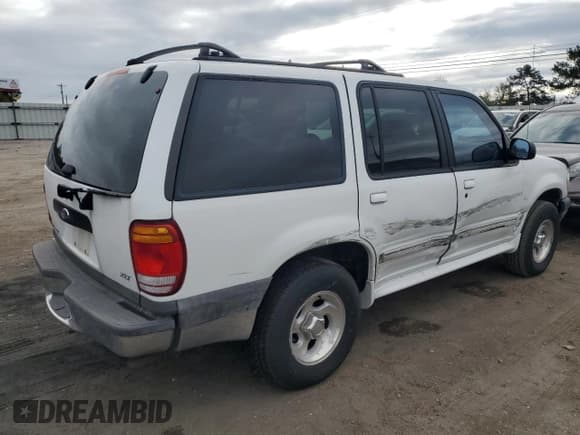 ✅ 1999 Ford Explorer XL • VIN: 1FMZU32X4XZB11031 • Lot: 82640184. Wystawiony na Copart z przebiegiem 149 331 mil. Bezpłatny archiwum sprzedaży aukcyjnych z USA i szczegółowy raport historii pojazdu na DreamBid. Zdjęcie 3.