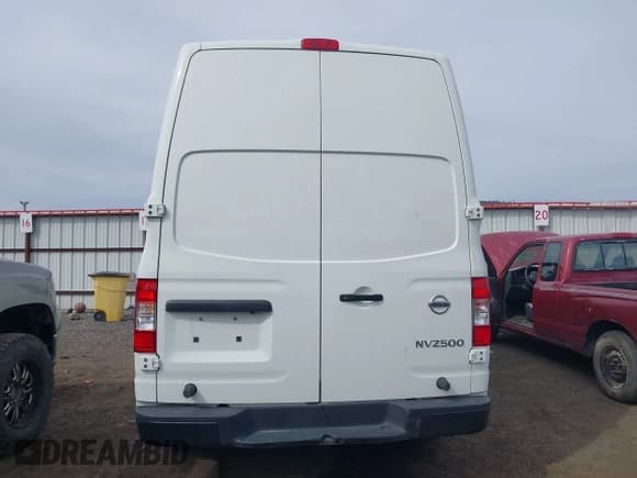 ✅ 2021 Nissan NV Cargo S • VIN: 1N6BF0LY8MN809146 • Lot: 42005532. Listed on IAAI with 31,869 mi. Free auction sales archive from the USA and detailed vehicle history report at DreamBid. Image 17.