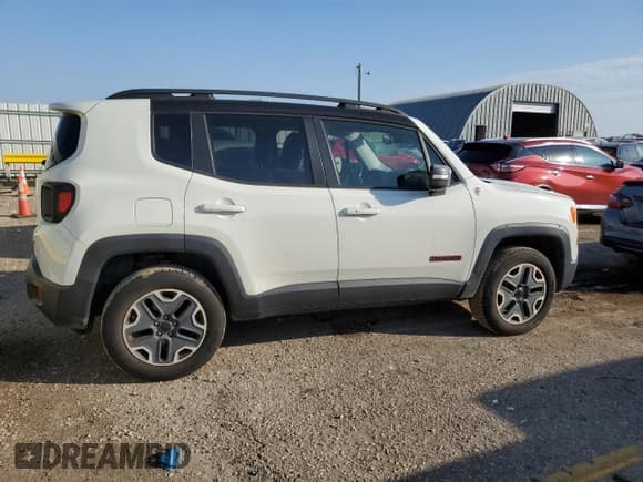 ✅ 2016 Jeep Renegade Trailhawk • VIN: ZACCJBCT0GPD66198 • Lot: 86102665. Listed on Copart with 163,799 mi. Free auction sales archive from the USA and detailed vehicle history report at DreamBid. Image 3.