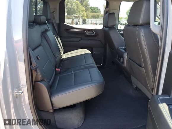 ✅ 2024 Chevrolet Silverado 1500 LT Trail Boss • VIN: 3GCUDFED5RG142390 • Lot: 69454445. Wystawiony na Copart z przebiegiem 32 041 mil. Bezpłatny archiwum sprzedaży aukcyjnych z USA i szczegółowy raport historii pojazdu na DreamBid. Zdjęcie 10.