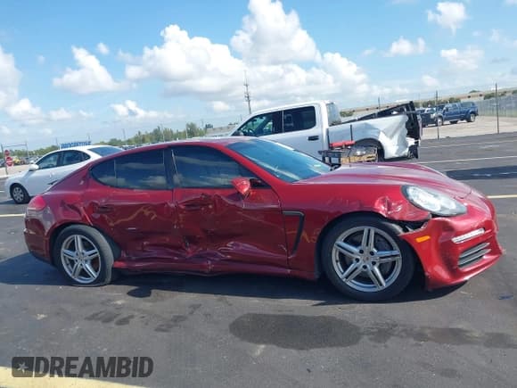 ✅ 2015 Porsche Panamera 4 • VIN: WP0AA2A73FL000977 • Lot: 42880623. Listed on IAAI with 74,709 mi. Free auction sales archive from the USA and detailed vehicle history report at DreamBid. Image 13.