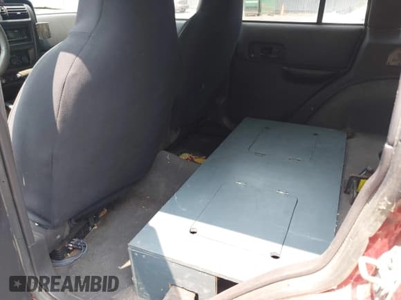 ✅ 1999 Jeep Cherokee Sport • VIN: 1J4FF68S2XL591291 • Lot: 42430037. Listed on IAAI with 329,792 mi. Free auction sales archive from the USA and detailed vehicle history report at DreamBid. Image 8.