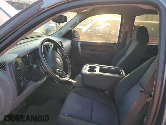 ✅ 2011 Chevrolet Silverado 1500 LS • VIN: 3GCPCREA3BG169102 • Lot: 72176044. Wystawiony na Copart z przebiegiem 126 993 mil. Bezpłatny archiwum sprzedaży aukcyjnych z USA i szczegółowy raport historii pojazdu na DreamBid. Zdjęcie 7.