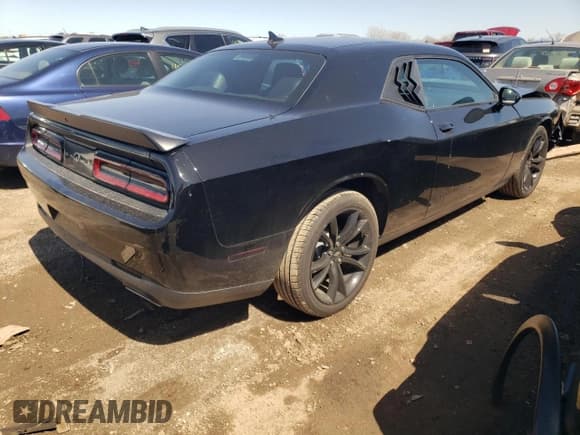 ✅ 2018 Dodge Challenger SXT Plus • VIN: 2C3CDZAG8JH270807 • Lot: 49950254. Wystawiony na Copart z przebiegiem 56 599 mil. Bezpłatny archiwum sprzedaży aukcyjnych z USA i szczegółowy raport historii pojazdu na DreamBid. Zdjęcie 3.