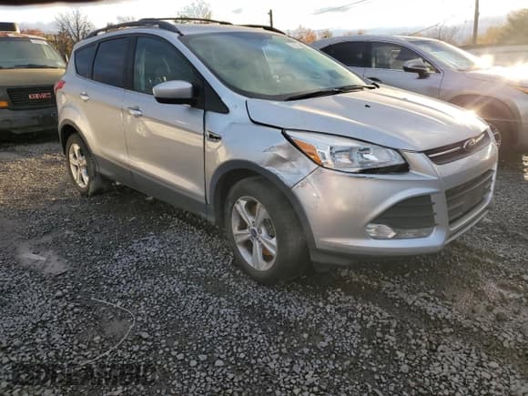 ✅ 2014 Ford Escape SE • VIN: 1FMCU9G97EUA96392 • Lot: 92085195. Listed on Copart with 105,287 mi. Free auction sales archive from the USA and detailed vehicle history report at DreamBid. Image 4.
