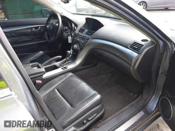 ✅ 2010 Acura TL Technology • VIN: 19UUA8F53AA013404 • Lot: 43240086. Wystawiony na IAAI z przebiegiem 336 922 mil. Bezpłatny archiwum sprzedaży aukcyjnych z USA i szczegółowy raport historii pojazdu na DreamBid. Zdjęcie 5.