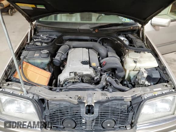 ✅ 1995 Mercedes-Benz C 2.8L • VIN: WDBHA28E8SF115598 • Лот: 50145195. Опубликован ранее на Copart с пробегом 129 134 миль. Бесплатный доступ к архиву аукционных продаж из США и подробный отчёт об истории автомобиля на DreamBid. Изображение 11.