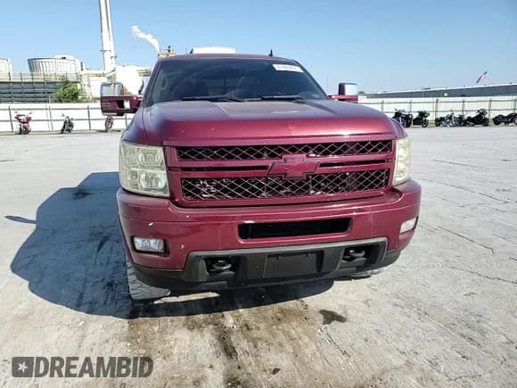 ✅ 2013 Chevrolet Silverado 2500HD LTZ • VIN: 1GC1KYE83DF127100 • Лот: 81968895. Опубликован ранее на Copart с пробегом 203 056 миль. Бесплатный доступ к архиву аукционных продаж из США и подробный отчёт об истории автомобиля на DreamBid. Изображение 14.
