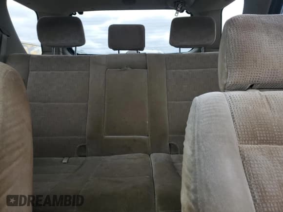 ✅ 2004 Kia Sorento LX • VIN: KNDJD733845268004 • Lot: 54597995. Wystawiony na Copart z przebiegiem 155 804 mil. Bezpłatny archiwum sprzedaży aukcyjnych z USA i szczegółowy raport historii pojazdu na DreamBid. Zdjęcie 10.