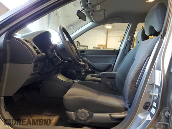 ✅ 2004 Honda Civic • VIN: JHMES966X4S019258 • Lot: 84705515. Listed on Copart with 82,578 mi. Free auction sales archive from the USA and detailed vehicle history report at DreamBid. Image 7.