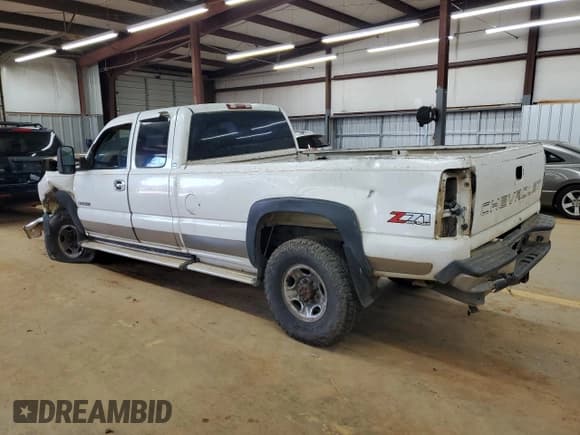 ✅ 2003 Chevrolet Silverado 2500HD LS • VIN: 1GCHC29U93E131088 • Lot: 47078175. Listed on Copart with Not provided. Free auction sales archive from the USA and detailed vehicle history report at DreamBid. Image 2.